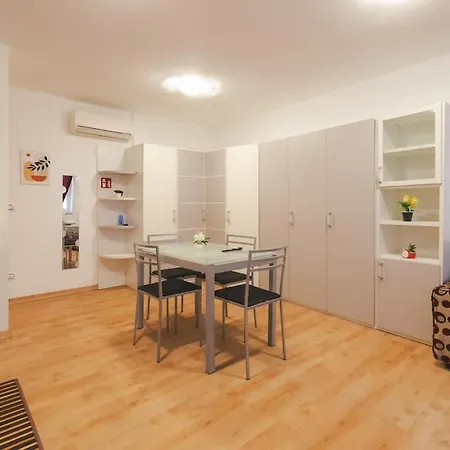 Free Netflix & Wifi Cozy Private Muraglione Apartment